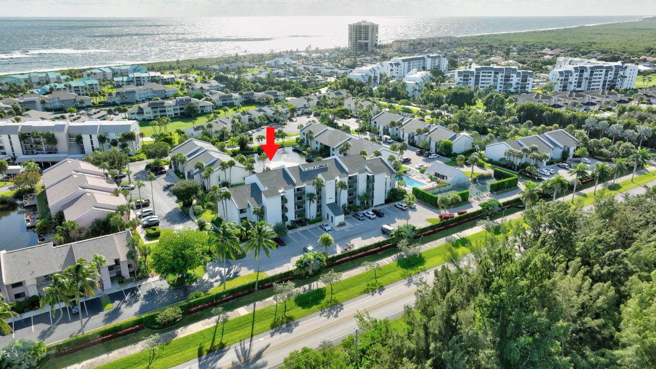 На продажу: $279,000 (2 спален, 2 ванн, 1172 Квадратных фут)