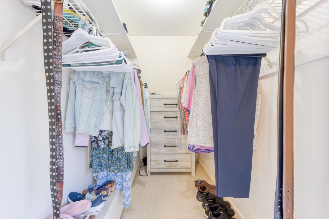 合同活跃: $449,000 (2 贝兹, 2 浴室, 1288 平方英尺)