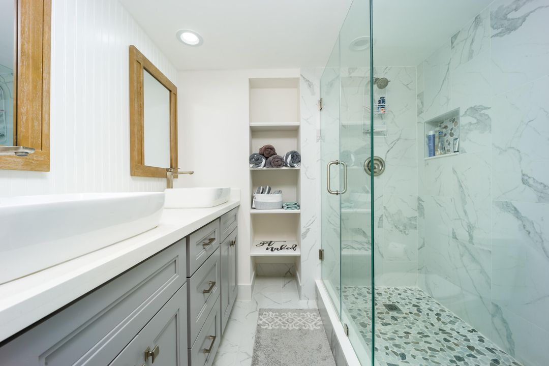 合同活跃: $449,000 (2 贝兹, 2 浴室, 1288 平方英尺)