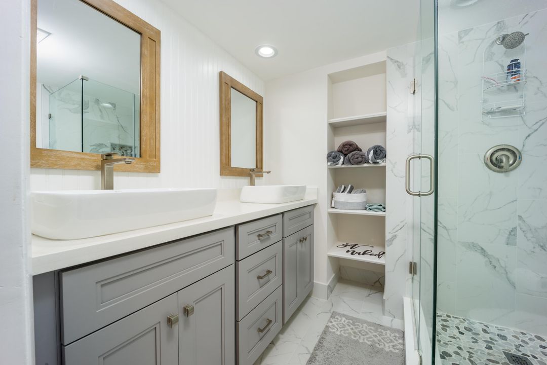 合同活跃: $449,000 (2 贝兹, 2 浴室, 1288 平方英尺)