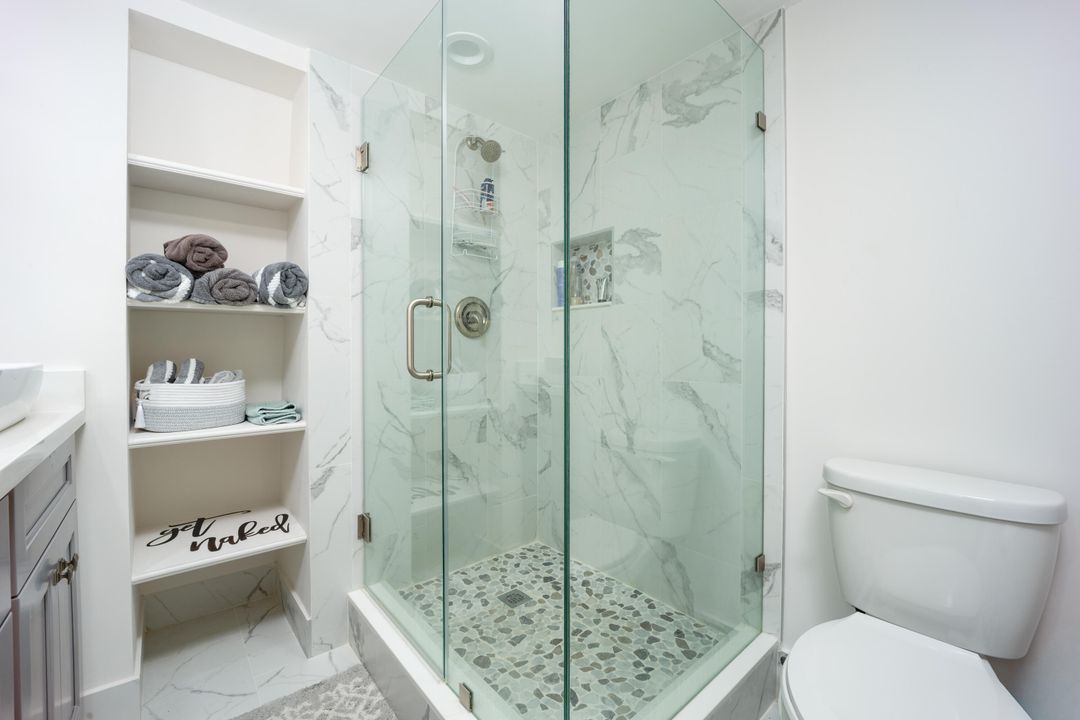 合同活跃: $449,000 (2 贝兹, 2 浴室, 1288 平方英尺)