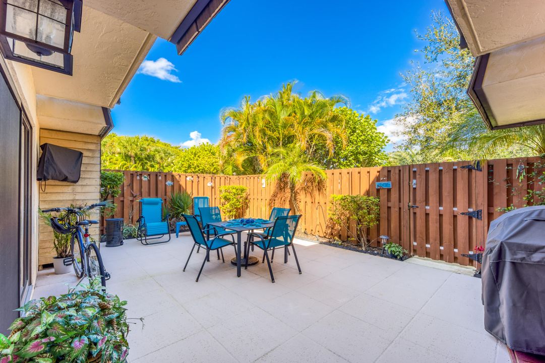 合同活跃: $449,000 (2 贝兹, 2 浴室, 1288 平方英尺)