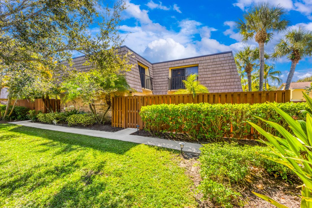 合同活跃: $449,000 (2 贝兹, 2 浴室, 1288 平方英尺)