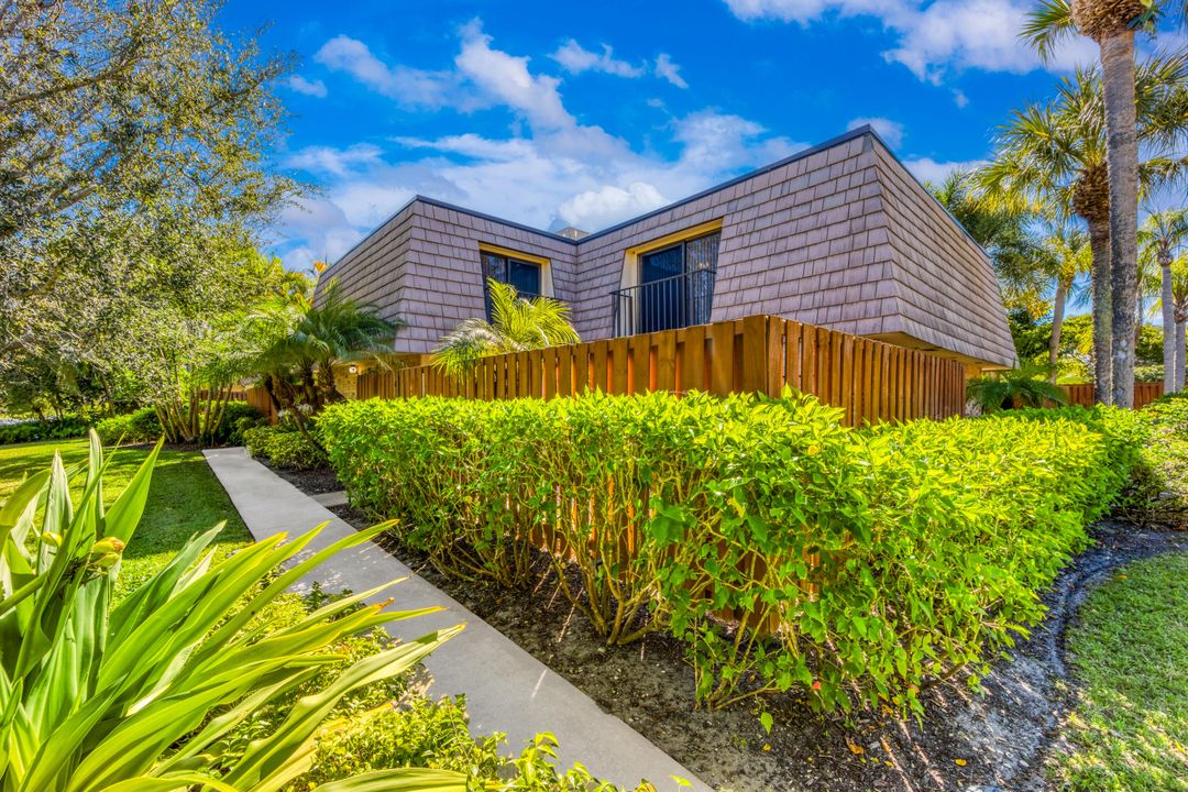 合同活跃: $449,000 (2 贝兹, 2 浴室, 1288 平方英尺)