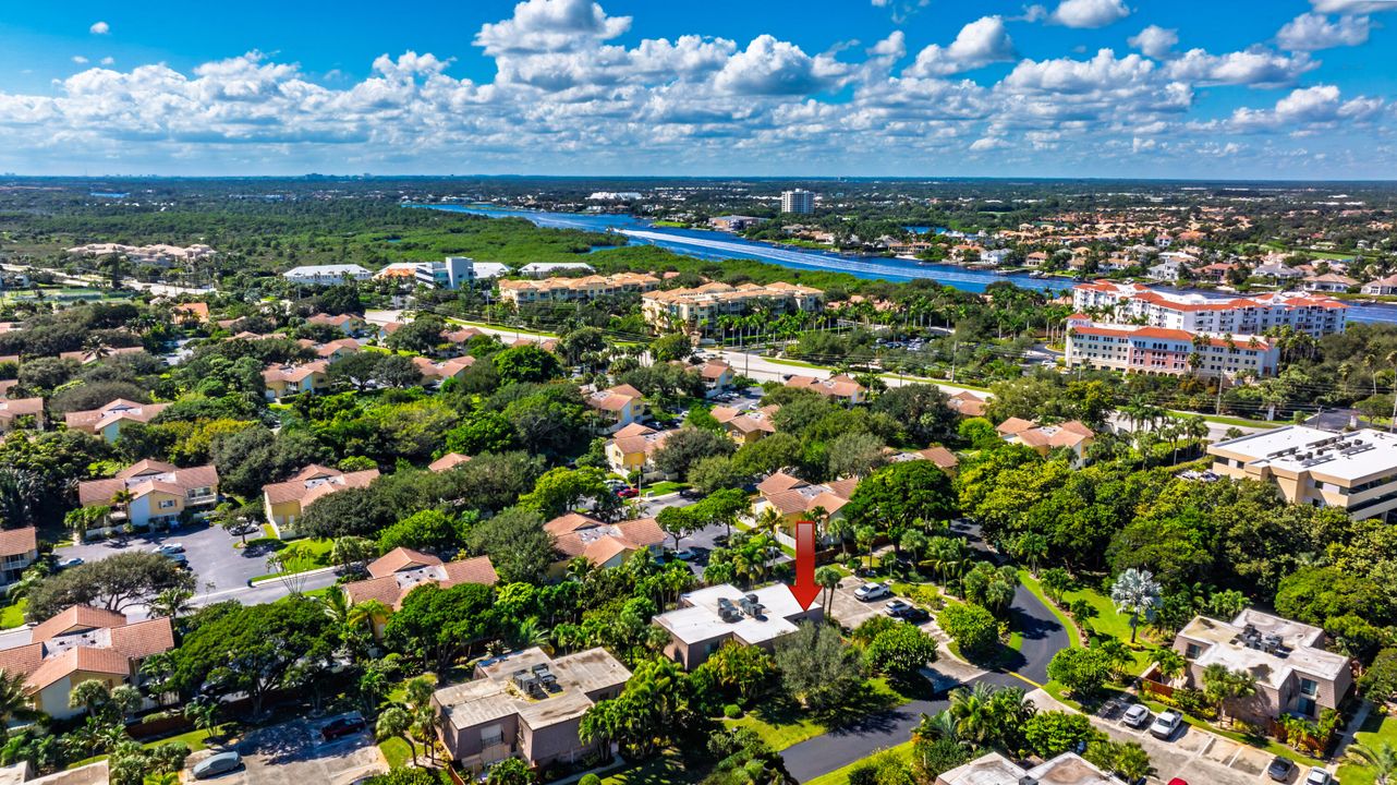 合同活跃: $449,000 (2 贝兹, 2 浴室, 1288 平方英尺)