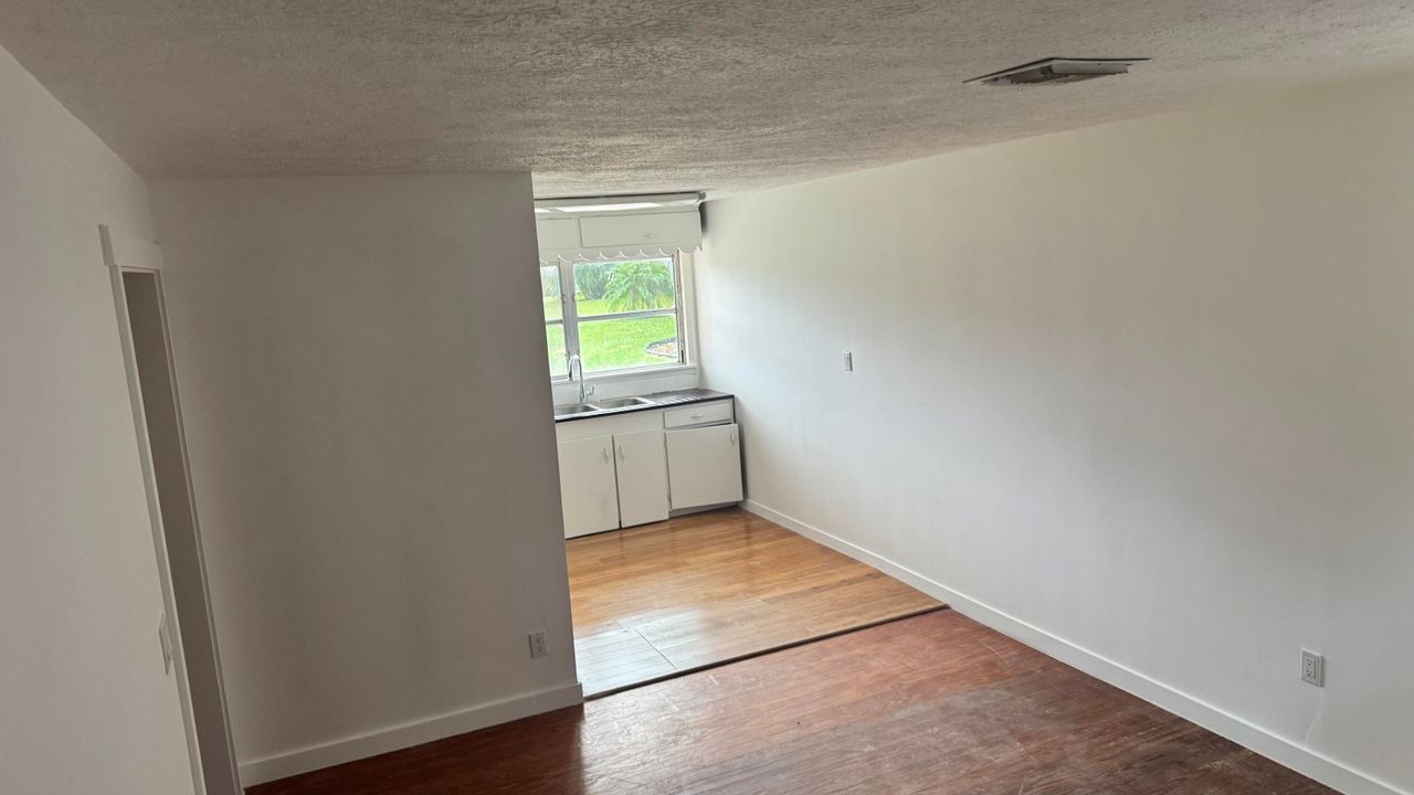 В аренду: $1,990 (2 спален, 1 ванн, 1680 Квадратных фут)