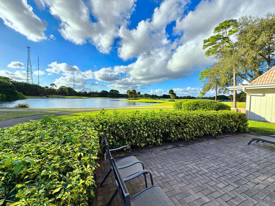 Active With Contract: $600,000 (2 beds, 2 baths, 1450 Square Feet)