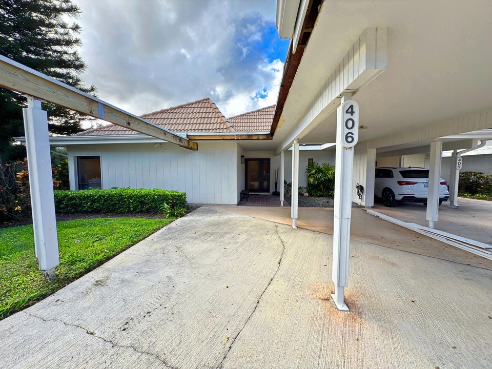 Active With Contract: $600,000 (2 beds, 2 baths, 1450 Square Feet)