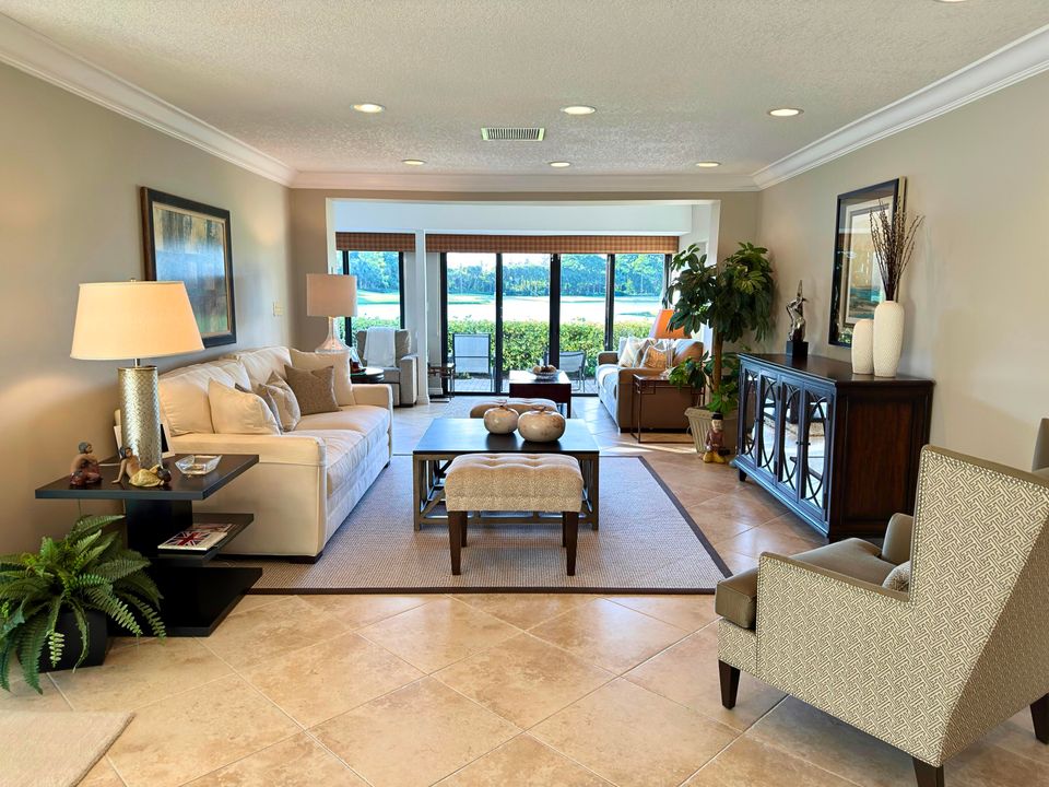 Active With Contract: $600,000 (2 beds, 2 baths, 1450 Square Feet)