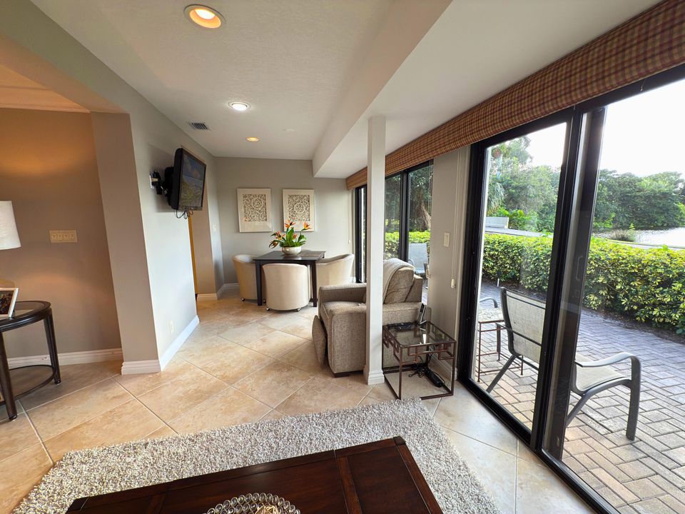 Active With Contract: $600,000 (2 beds, 2 baths, 1450 Square Feet)