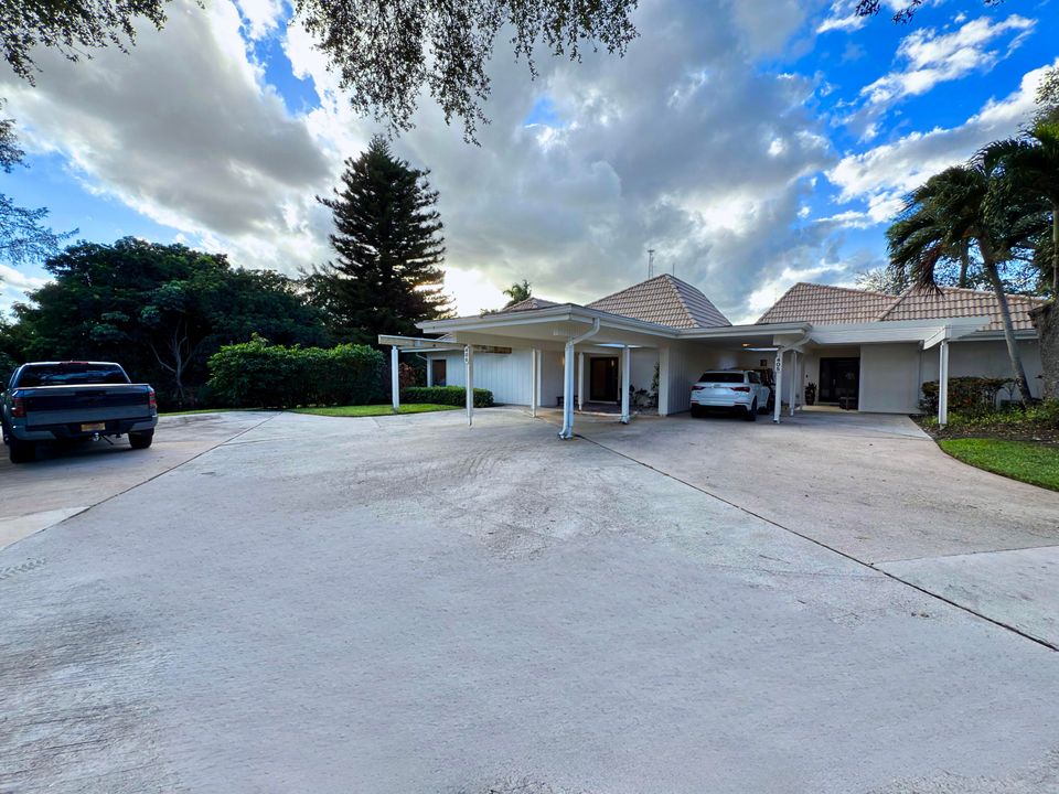 Active With Contract: $600,000 (2 beds, 2 baths, 1450 Square Feet)