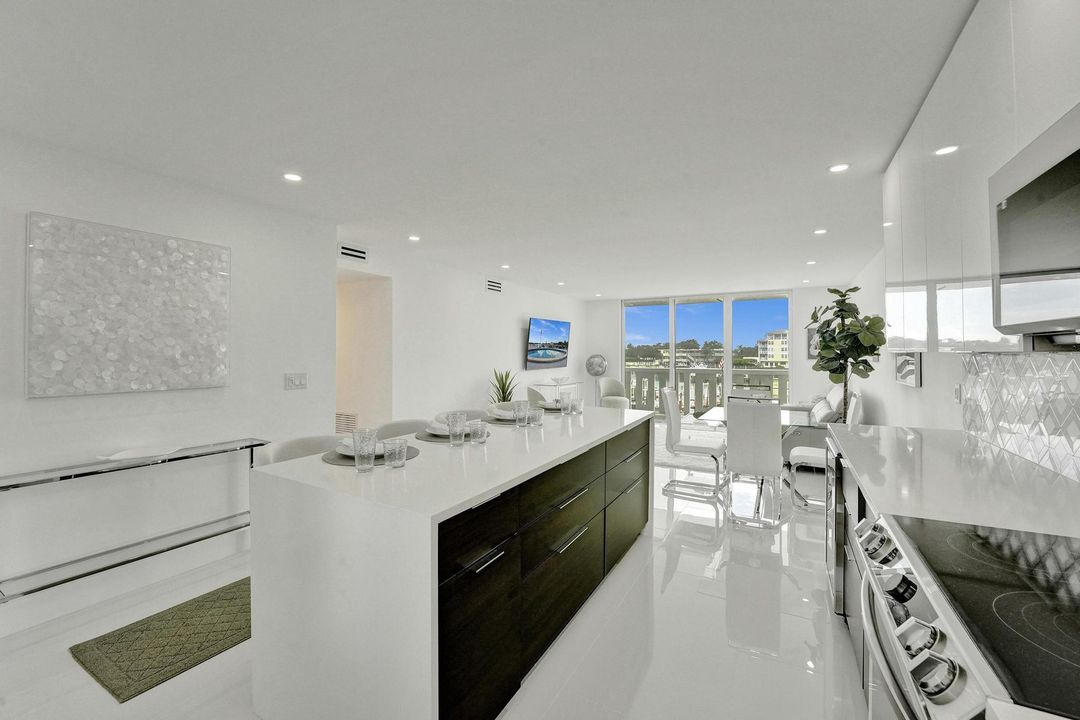 Activo con contrato: $475,000 (2 camas, 2 baños, 950 Pies cuadrados)