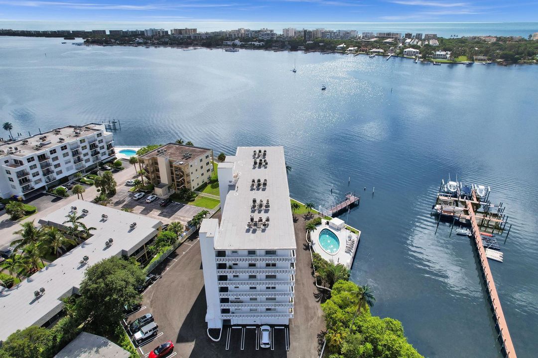 Activo con contrato: $475,000 (2 camas, 2 baños, 950 Pies cuadrados)