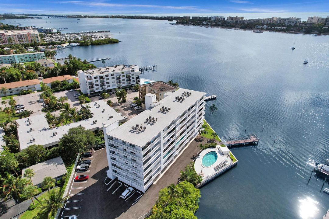 Activo con contrato: $475,000 (2 camas, 2 baños, 950 Pies cuadrados)