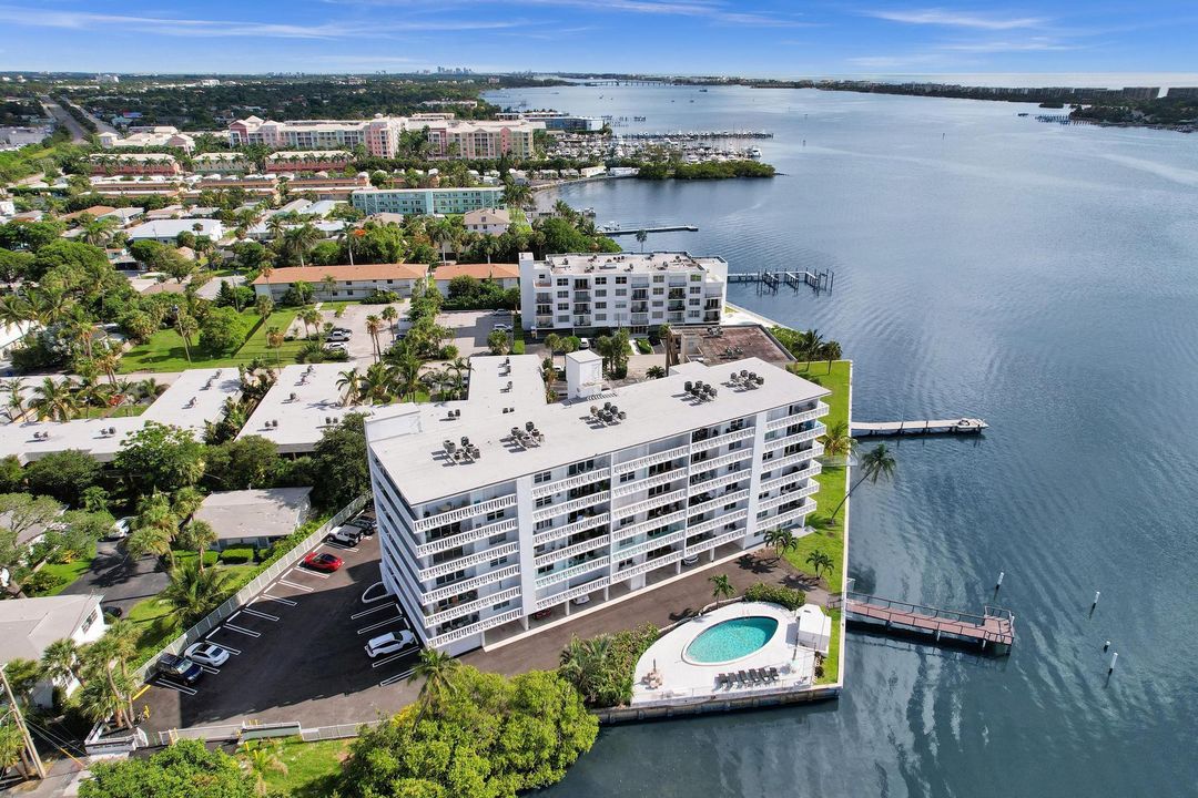 Activo con contrato: $475,000 (2 camas, 2 baños, 950 Pies cuadrados)