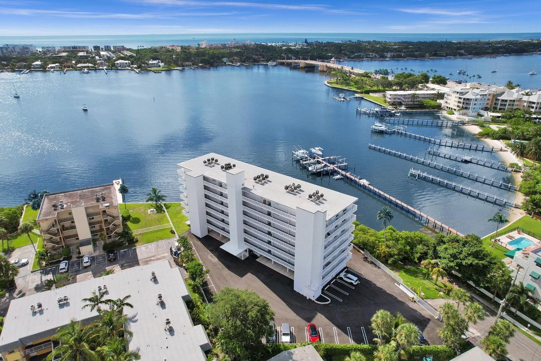 Activo con contrato: $475,000 (2 camas, 2 baños, 950 Pies cuadrados)