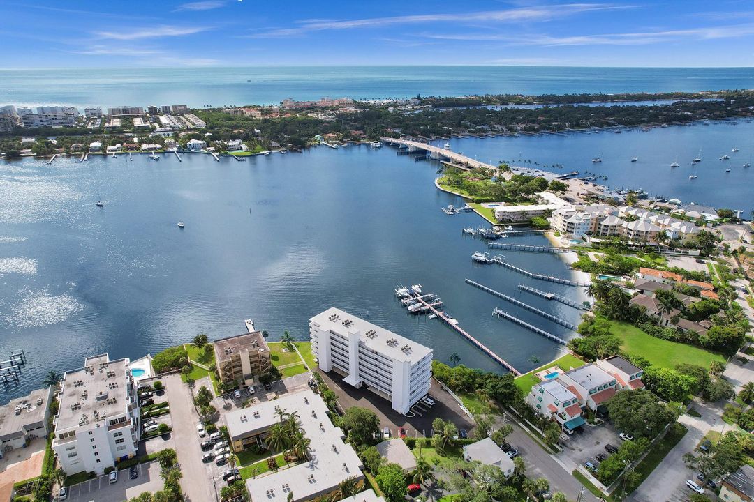 Activo con contrato: $475,000 (2 camas, 2 baños, 950 Pies cuadrados)