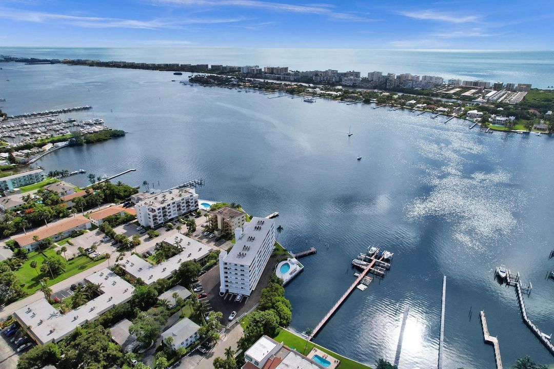 Activo con contrato: $475,000 (2 camas, 2 baños, 950 Pies cuadrados)