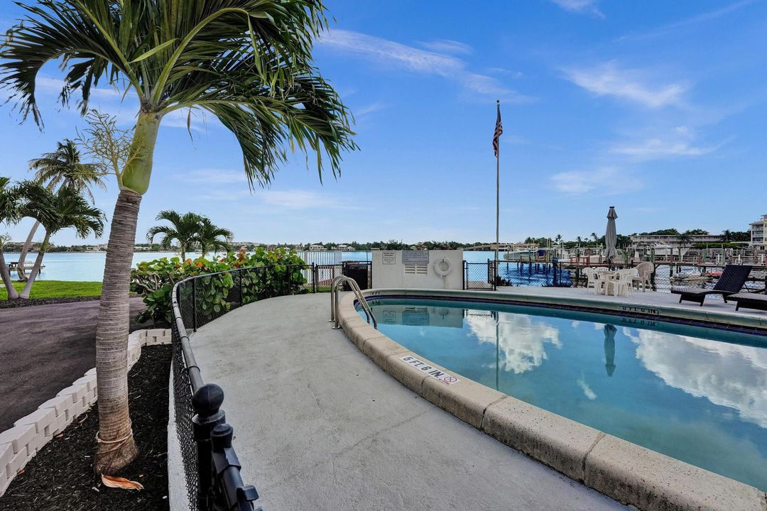 Activo con contrato: $475,000 (2 camas, 2 baños, 950 Pies cuadrados)