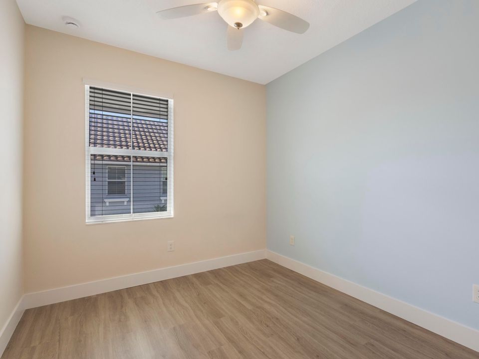 For Sale: $470,000 (3 beds, 2 baths, 1988 Square Feet)