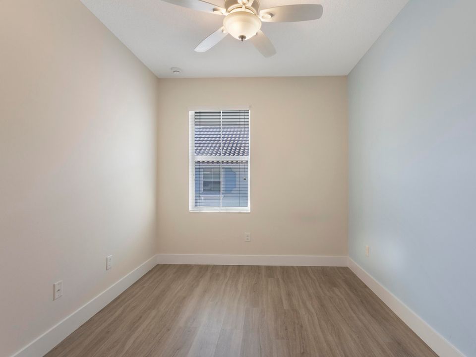 For Sale: $470,000 (3 beds, 2 baths, 1988 Square Feet)