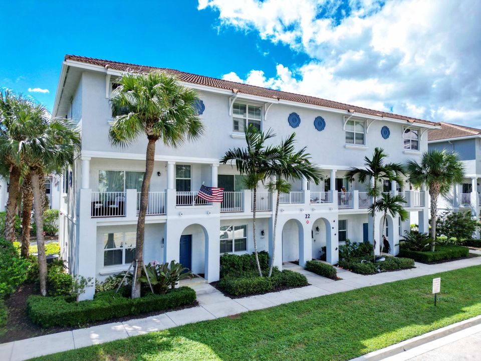 For Sale: $470,000 (3 beds, 2 baths, 1988 Square Feet)