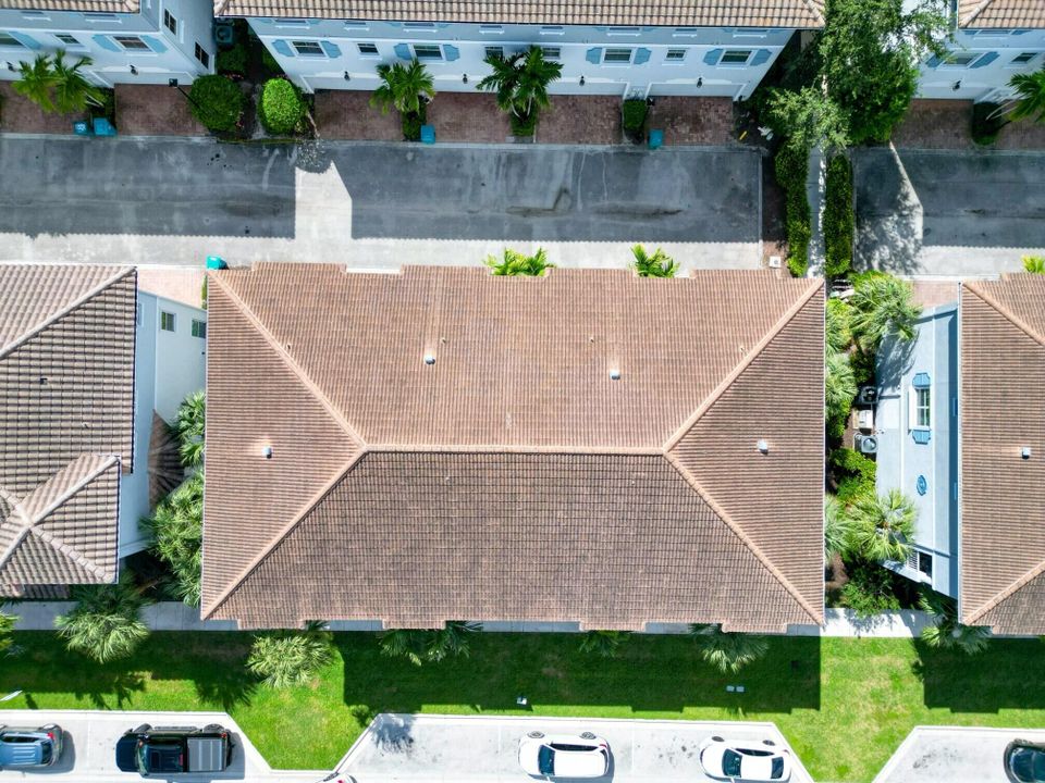 For Sale: $470,000 (3 beds, 2 baths, 1988 Square Feet)