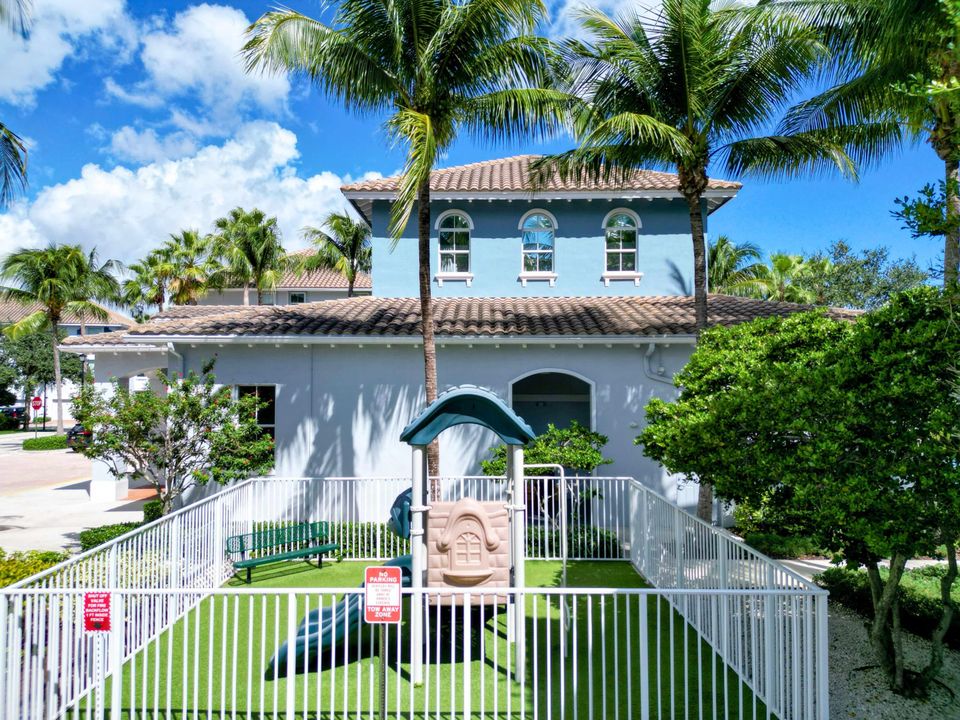 For Sale: $470,000 (3 beds, 2 baths, 1988 Square Feet)