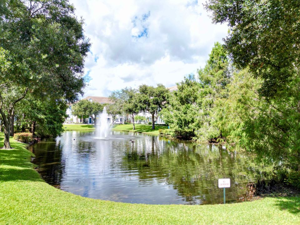 For Sale: $470,000 (3 beds, 2 baths, 1988 Square Feet)