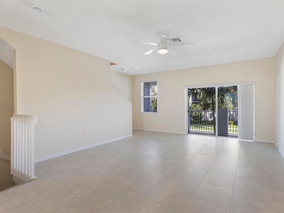 For Sale: $470,000 (3 beds, 2 baths, 1988 Square Feet)