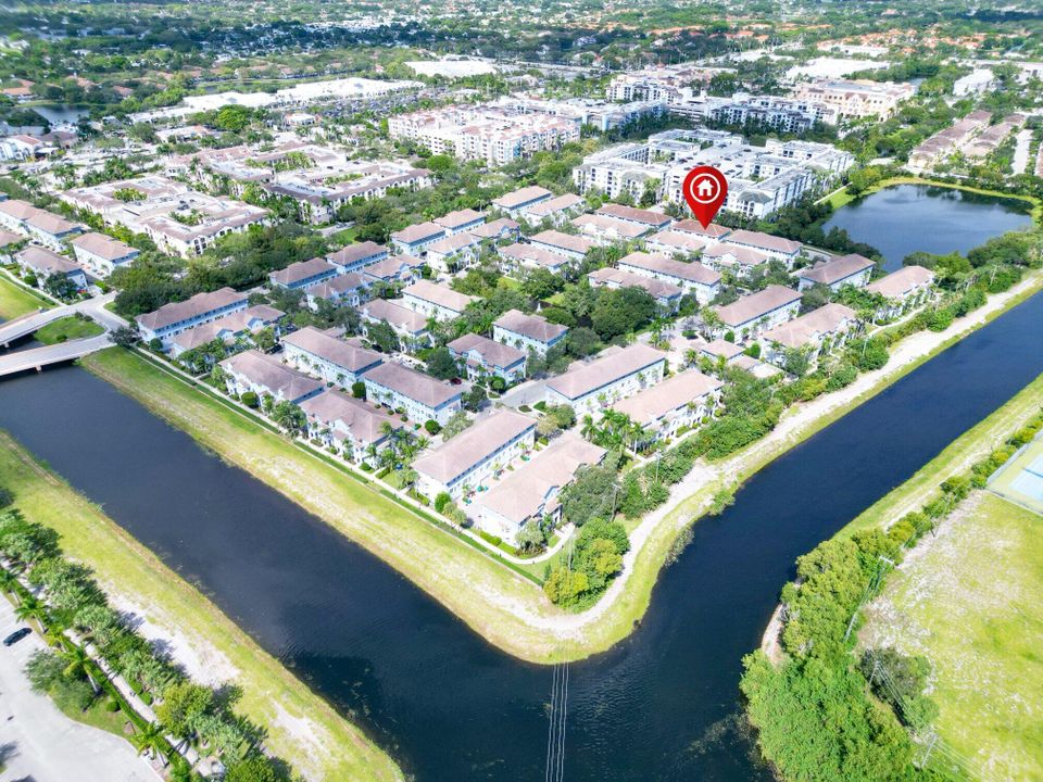 For Sale: $470,000 (3 beds, 2 baths, 1988 Square Feet)