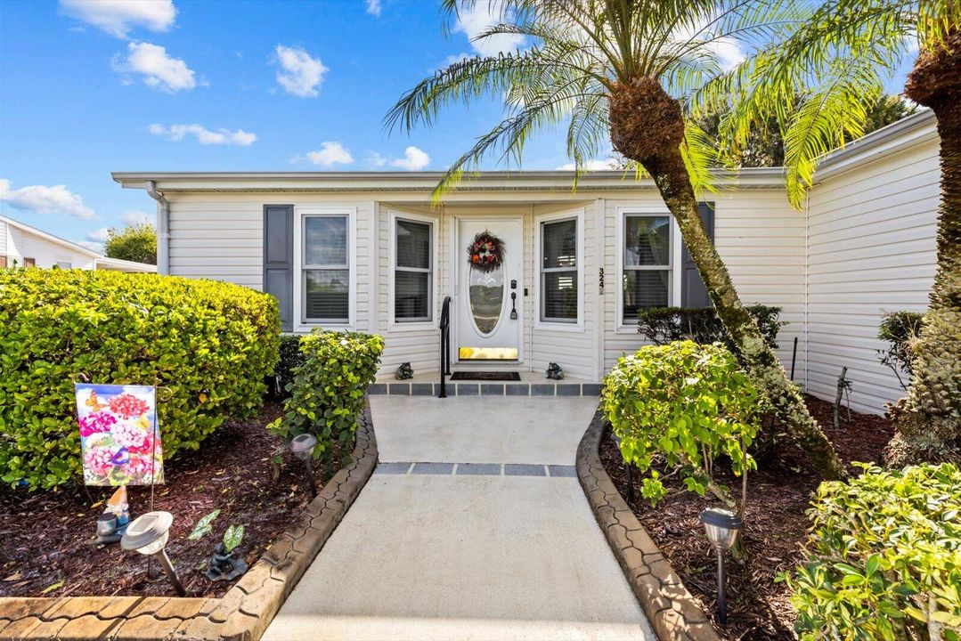 For Sale: $269,900 (3 beds, 2 baths, 1988 Square Feet)