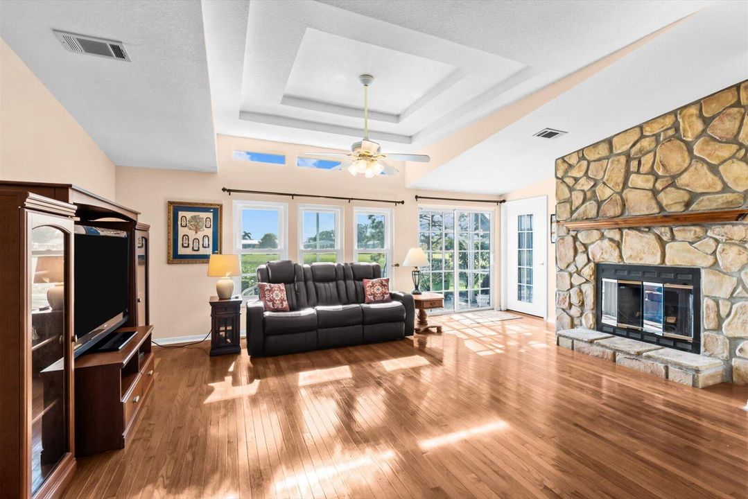 For Sale: $269,900 (3 beds, 2 baths, 1988 Square Feet)