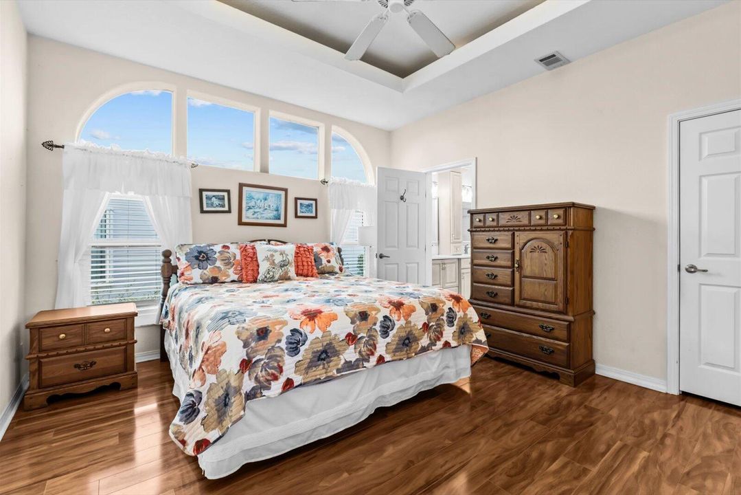 For Sale: $269,900 (3 beds, 2 baths, 1988 Square Feet)