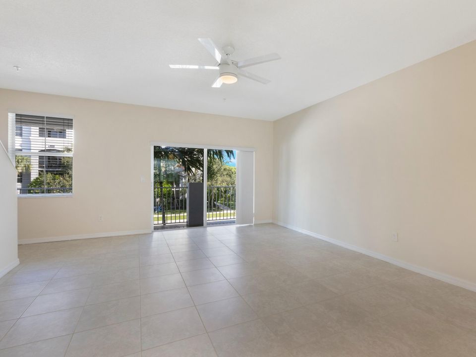 For Sale: $470,000 (3 beds, 2 baths, 1988 Square Feet)