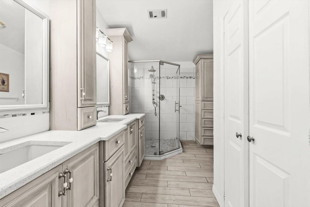 For Sale: $269,900 (3 beds, 2 baths, 1988 Square Feet)