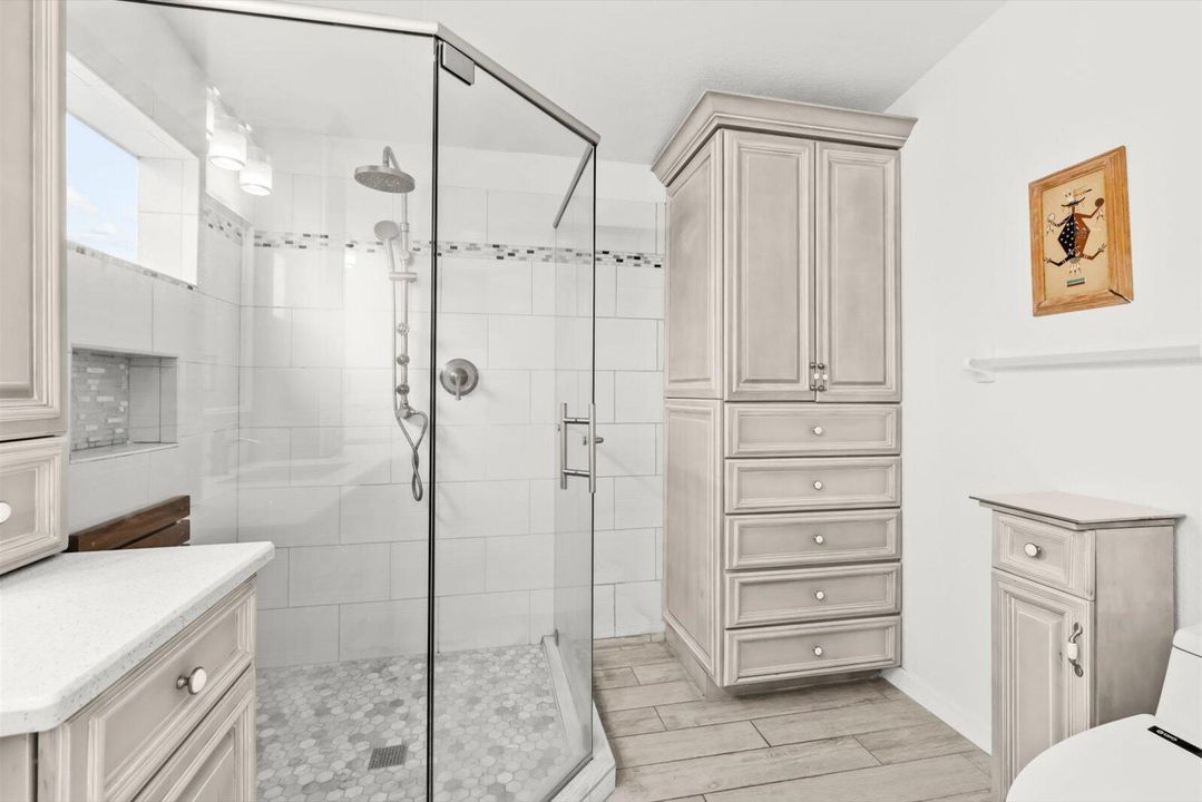 For Sale: $269,900 (3 beds, 2 baths, 1988 Square Feet)