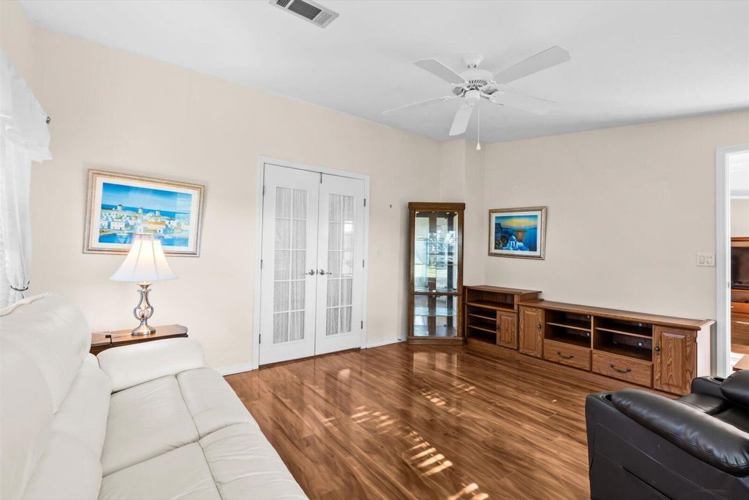 For Sale: $269,900 (3 beds, 2 baths, 1988 Square Feet)