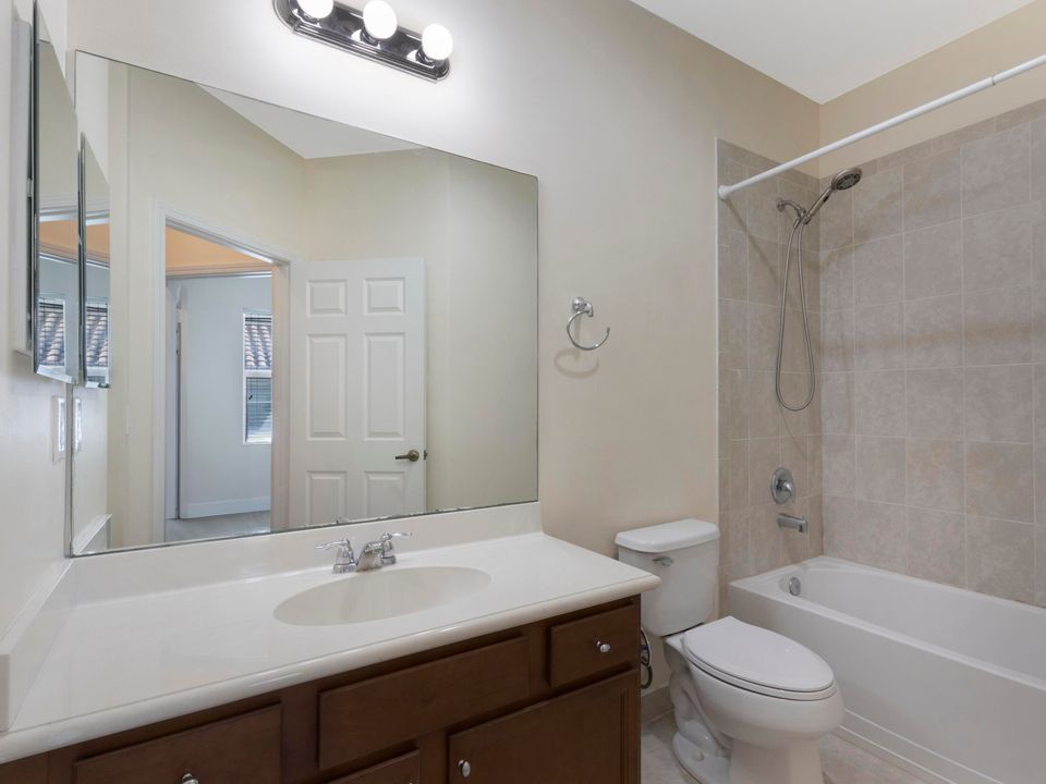 For Sale: $470,000 (3 beds, 2 baths, 1988 Square Feet)