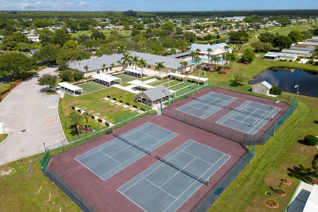 For Sale: $269,900 (3 beds, 2 baths, 1988 Square Feet)