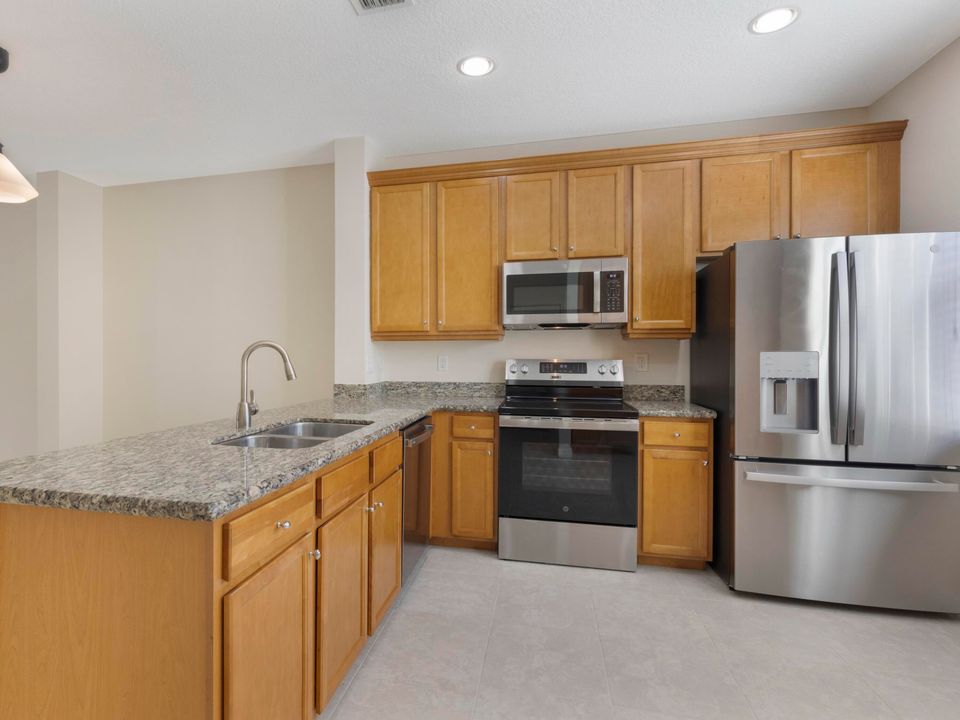 For Sale: $470,000 (3 beds, 2 baths, 1988 Square Feet)