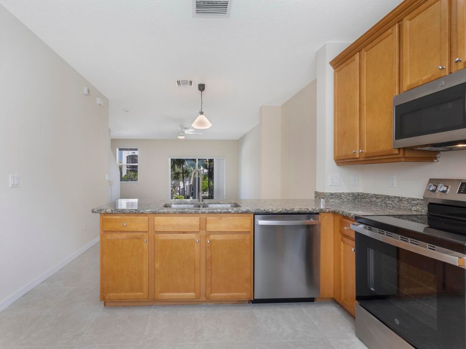 For Sale: $470,000 (3 beds, 2 baths, 1988 Square Feet)