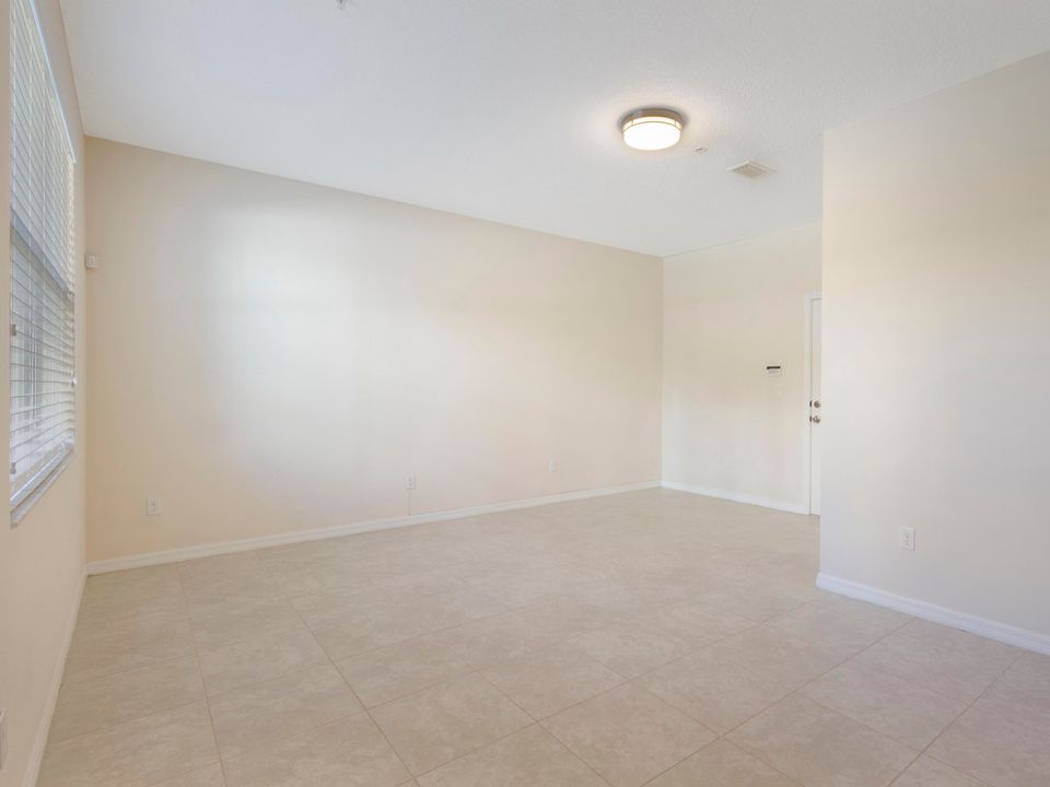 For Sale: $470,000 (3 beds, 2 baths, 1988 Square Feet)