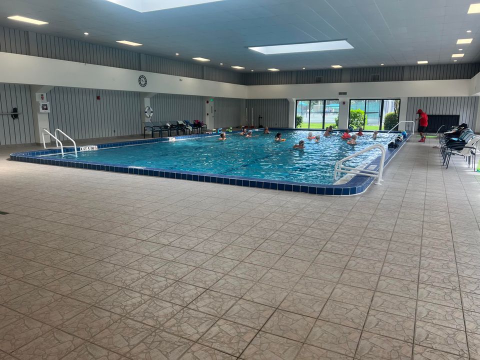 Под контрактом: $299,900 (2 спален, 2 ванн, 1230 Квадратных фут)