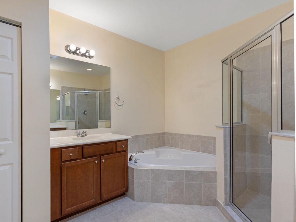 For Sale: $470,000 (3 beds, 2 baths, 1988 Square Feet)