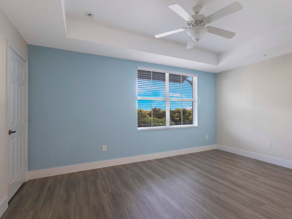 For Sale: $470,000 (3 beds, 2 baths, 1988 Square Feet)