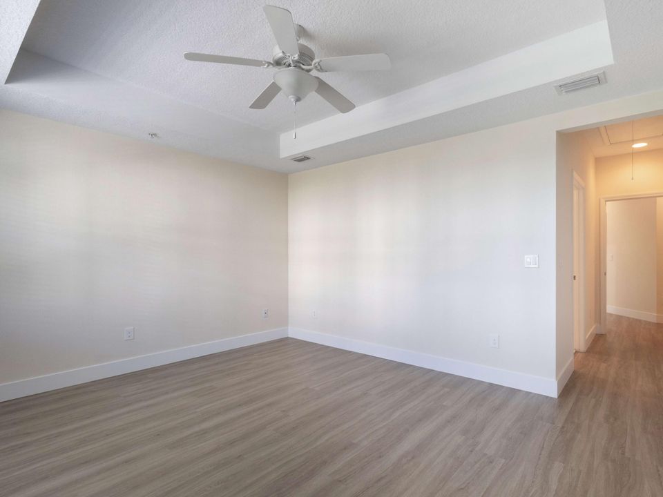 For Sale: $470,000 (3 beds, 2 baths, 1988 Square Feet)