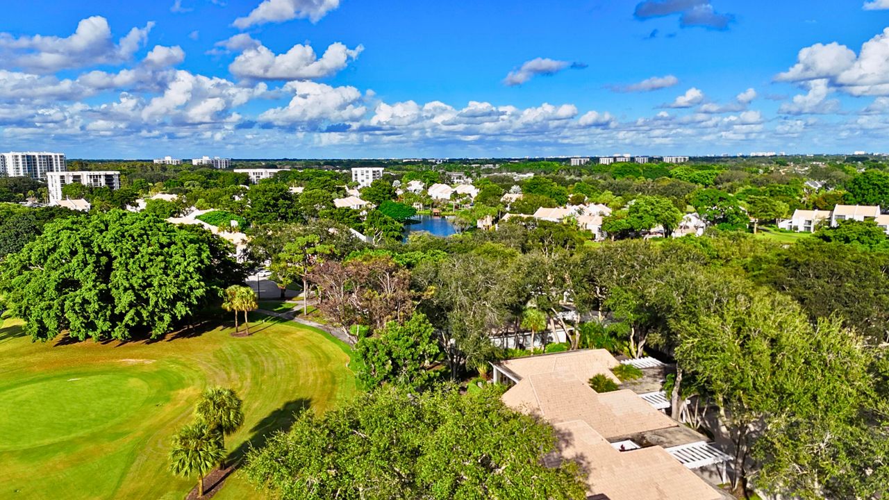 Active With Contract: $600,000 (2 beds, 2 baths, 1450 Square Feet)