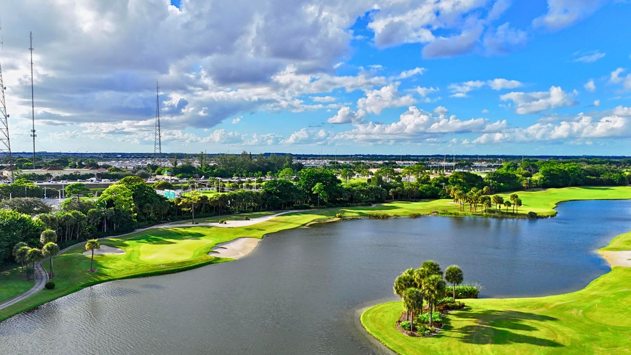 Active With Contract: $600,000 (2 beds, 2 baths, 1450 Square Feet)