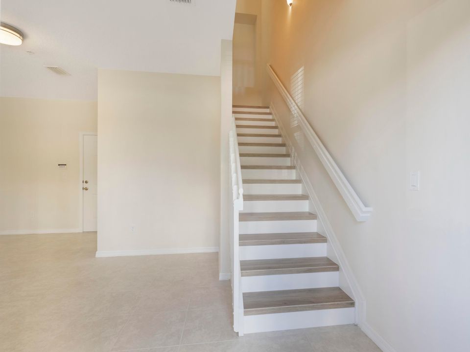 For Sale: $470,000 (3 beds, 2 baths, 1988 Square Feet)